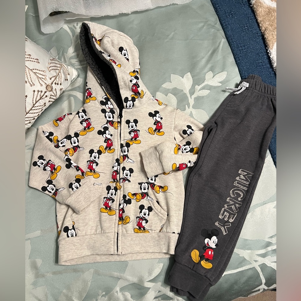 Disney Mickey Mouse jacket and jogger set 4t boys or gender neutral